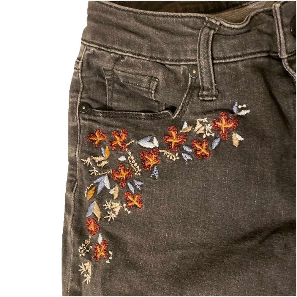 Mossimo Womens Jeans Curvy Skinny Embroidered Floral Stretch Black Size 2 /‎ 26 - Picture 6 of 6